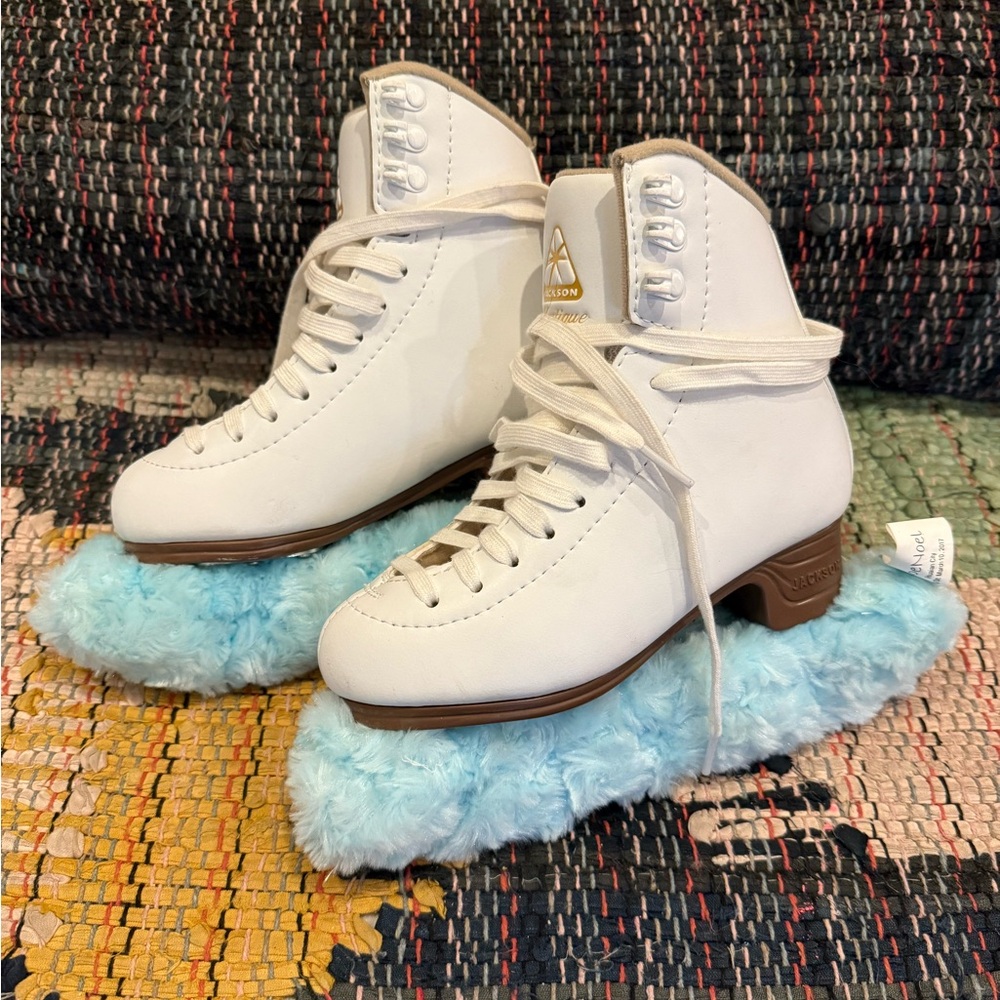 Girls Jackson Mystique ice skates size 13.5